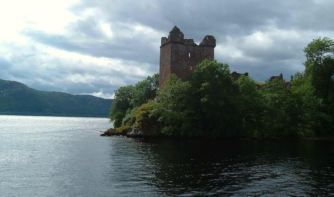 Bóng Ma Dưới Đáy Vực Thẳm Loch Ness: Tiếng Thì Thầm Của Loài Thủy Quái